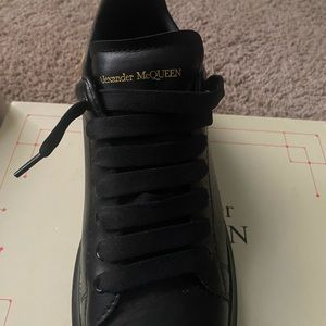 they are 100%real Alexander McQueen gold size 10
